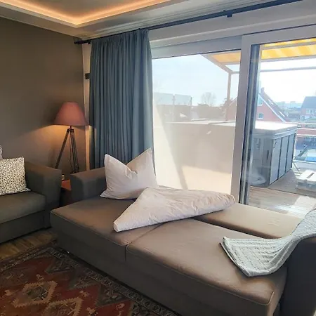 Penthousewohnung, Whirlpool Auf Der Dachterrasse Zubuchbar